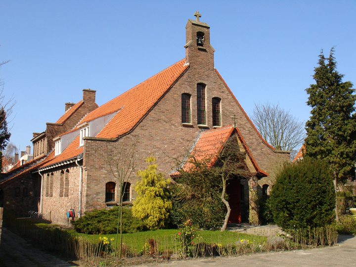 Aanstaand weekend wordt 75 jaar Marlotkerk gevierd 🥳. Vanwege het feest  is er een prachtig filmpje gemaakt over de geschiedenis van de Marlotkerk ⛪. Bekijk het filmpje alle activiteiten rondom 75 jaar Marlotkerk op: rkdenhaag.nl/75jaarmarlotke…
We zien ie graag 🥰