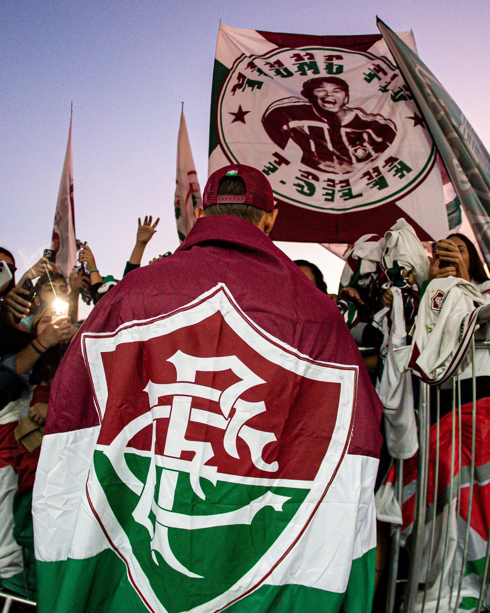 futebol_info's tweet photo. Thiago Silva com as cores do Fluminense no AeroFlu.

📸 Marcelo Gonçalves/Fluminense FC https://t.co/t1rQG381zo