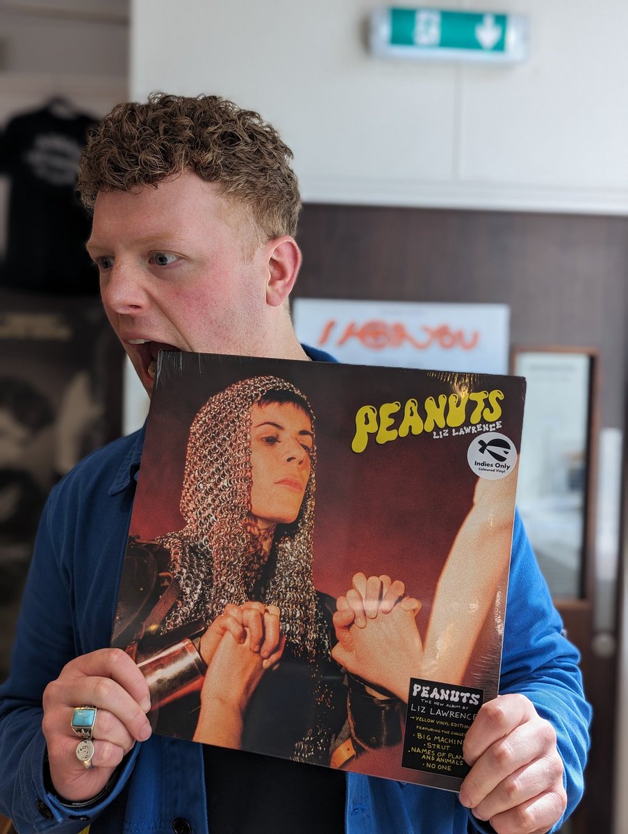 Have been absolutely loving spinning #Peanuts, the new one from <a href="/Lizmusic/">Liz Lawrence</a> today! Funky, fun, perfect to live you up on a dreary Friday morning! 

#glasgow #lizlawrence #assairecords #vinyl #newmusicfriday