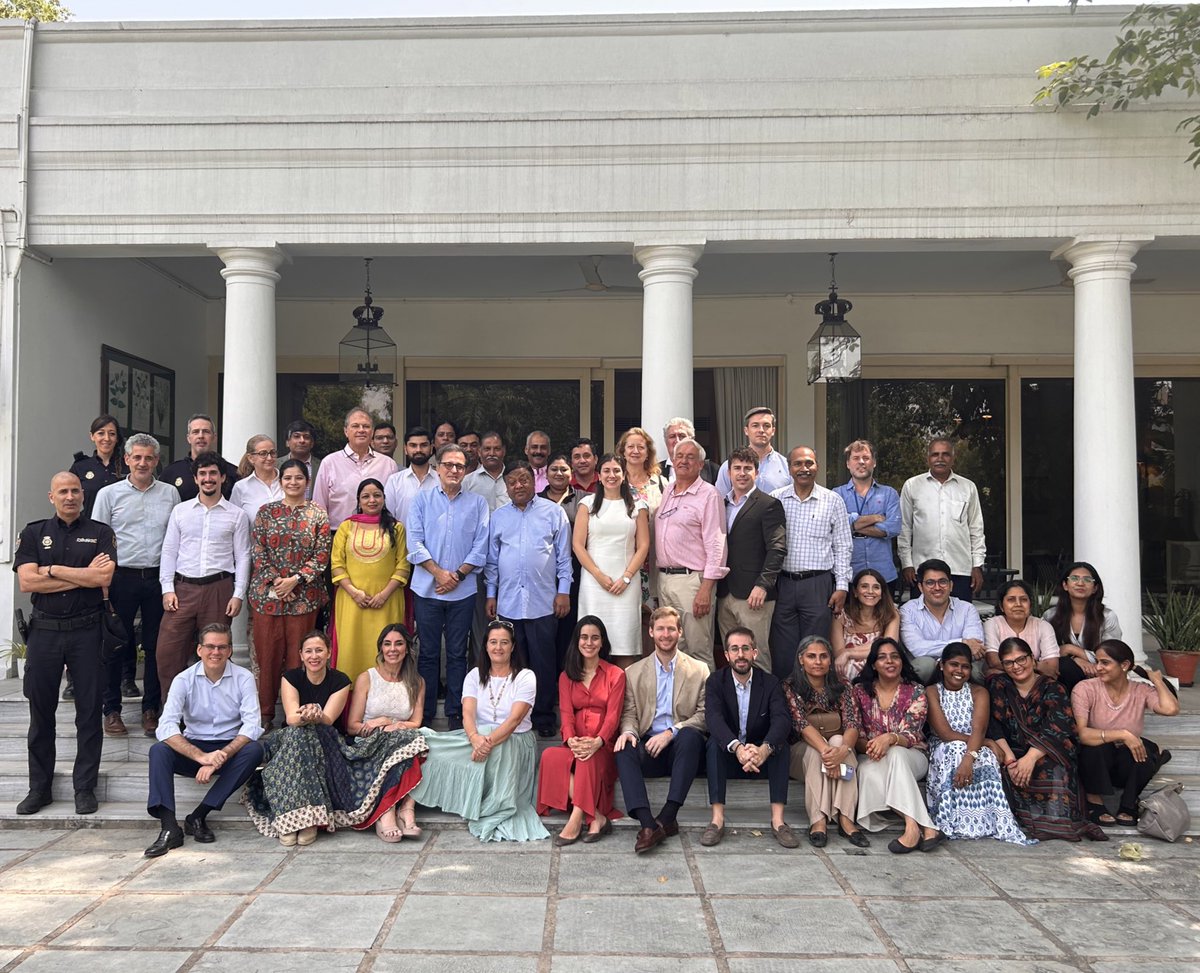 EmbEspIndia's tweet image. Today we bid farewell to Ambassador of 🇪🇸 to 🇮🇳, José María Ridao.

Thank you for your leadership, your dedicated service &amp;amp; your tireless work on #SpaIndia relations. It has been a true privilege and honour. 👏🏼
