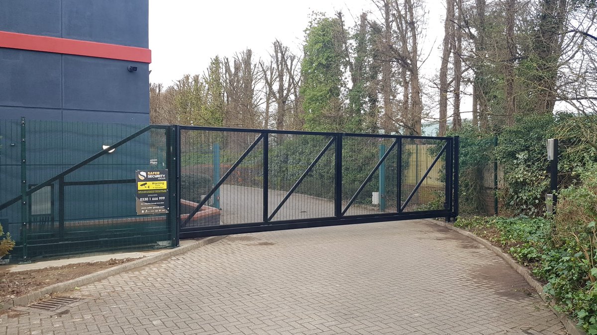 scssecure's tweet image. #fridayfun spot the bell box! Any takers of where this is? Keeping the local residents properties protected #berkshire #wokingham #staysafe