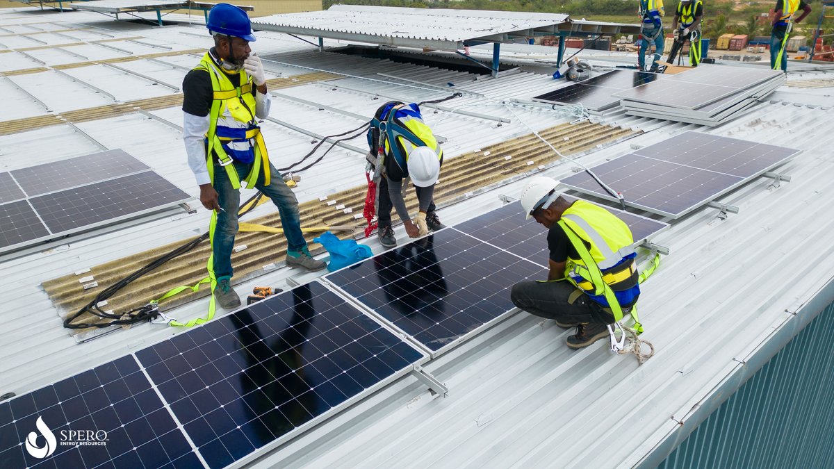 Speroenergy's tweet photo. At @spero_energyresources , accuracy is our top priority during every solar installation. Trust our expert team to deliver flawless installations, bringing you efficient and sustainable energy solutions.

#solarinstallation
#precision
#accuracy
#renewableenergy https://t.co/MUqzdgBHXo