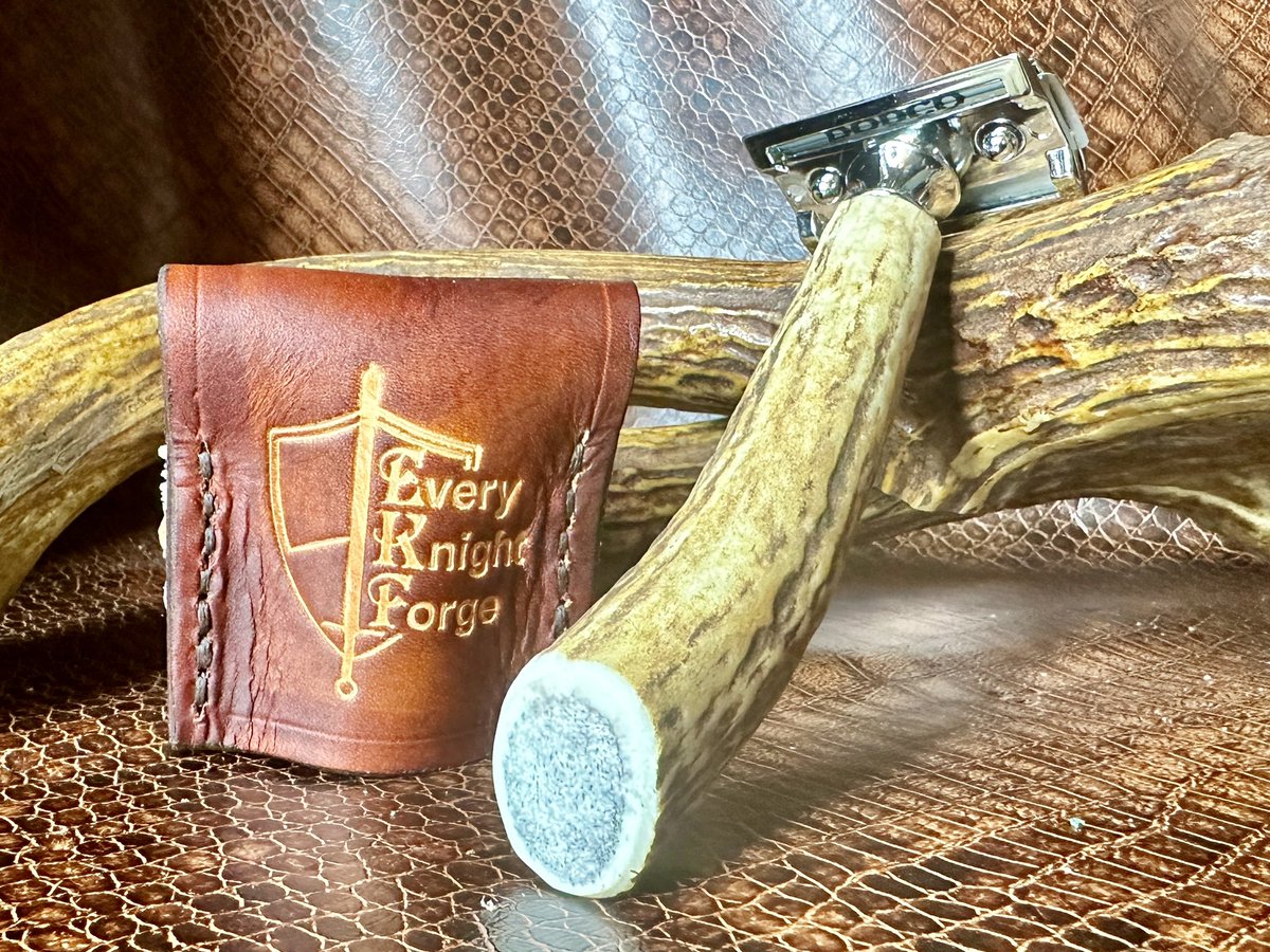EKForgeLLC's tweet photo. This beautiful stag razor is on its way to Alyssia in TX. Hope it provides shaving service and enjoyment for years to come! #WetShaving #Shaving #Shave #SOTD #Lather #MenGift #WetShaveClub #Barber #Antler #Hiking #Hunting #Camping #Fishing #HandMade #ShavingSoap #Barbershop https://t.co/KybN9oHeVY