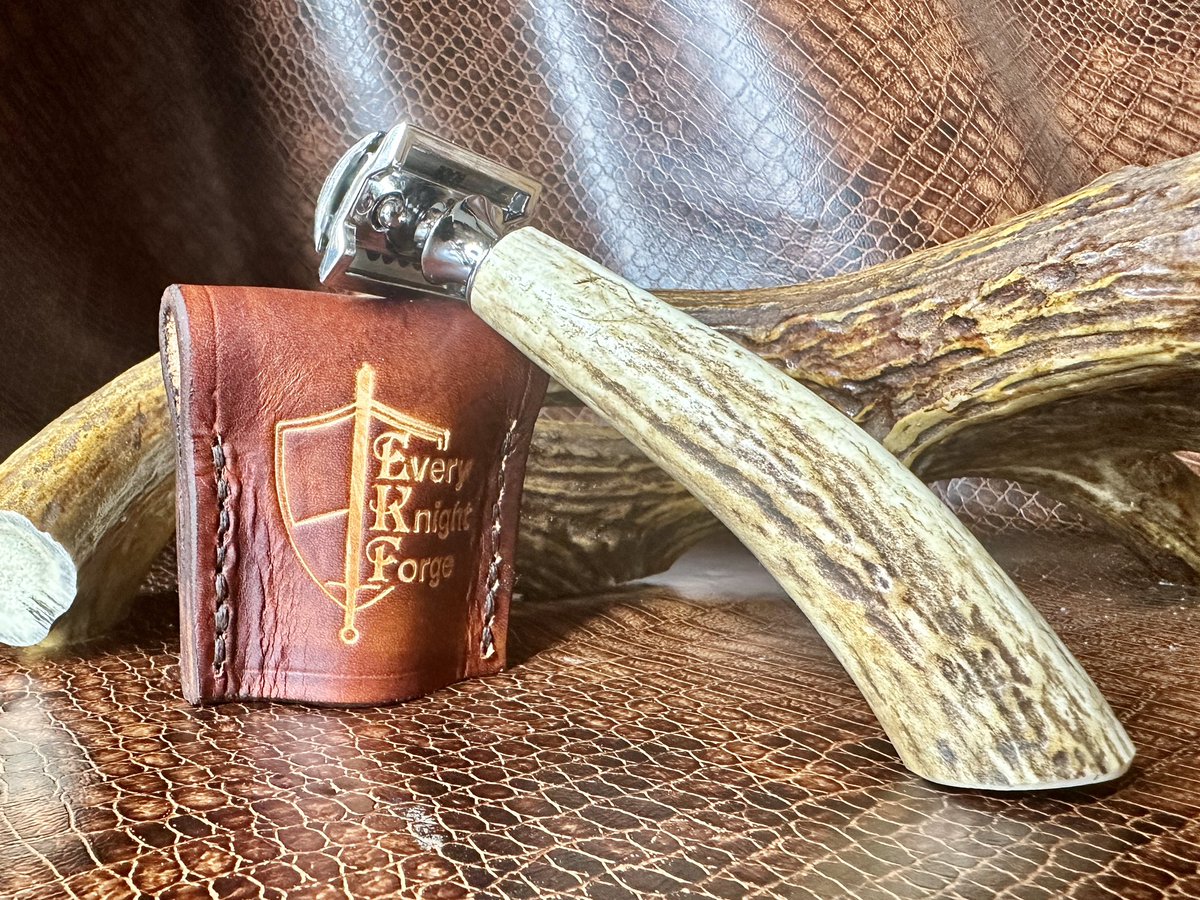 EKForgeLLC's tweet photo. This beautiful stag razor is on its way to Alyssia in TX. Hope it provides shaving service and enjoyment for years to come! #WetShaving #Shaving #Shave #SOTD #Lather #MenGift #WetShaveClub #Barber #Antler #Hiking #Hunting #Camping #Fishing #HandMade #ShavingSoap #Barbershop https://t.co/KybN9oHeVY