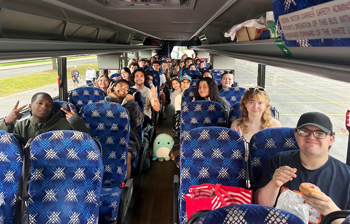 BrettRWoodcock's tweet photo. And they’re off! 185 students are headed to Hershey Park for the Senior Trip this morning. #ThisisLiverpool https://t.co/TheciqM9Os