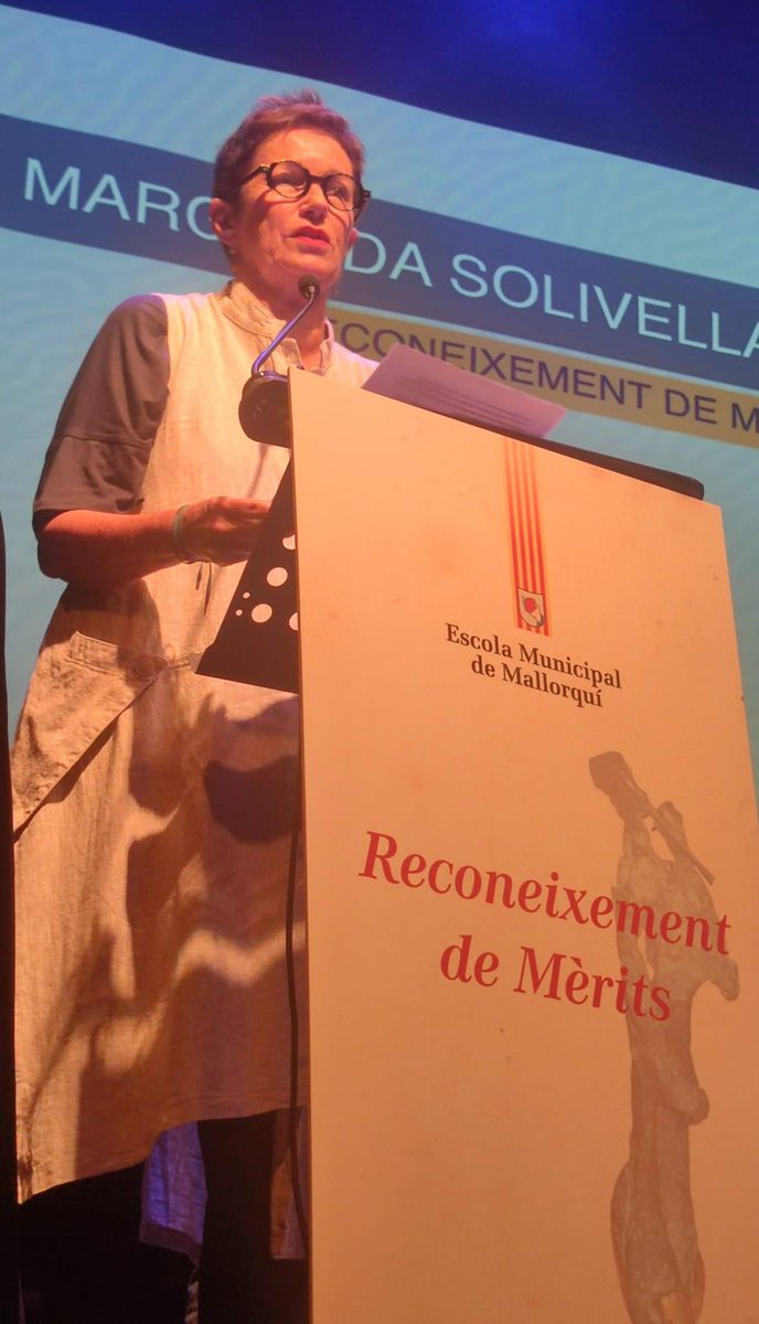 margasoli's tweet photo. Encara em costa digerir tot el que va passar ahir. Agraïda fins a l’infinit a totes les persones que van participar i crear una estona màgica. @EscolaMallorqui que heu organitzat un acte impecable i heu tengut cura fins al darrer detall amb un gust exquisit. https://t.co/kBd1qPLEVy
