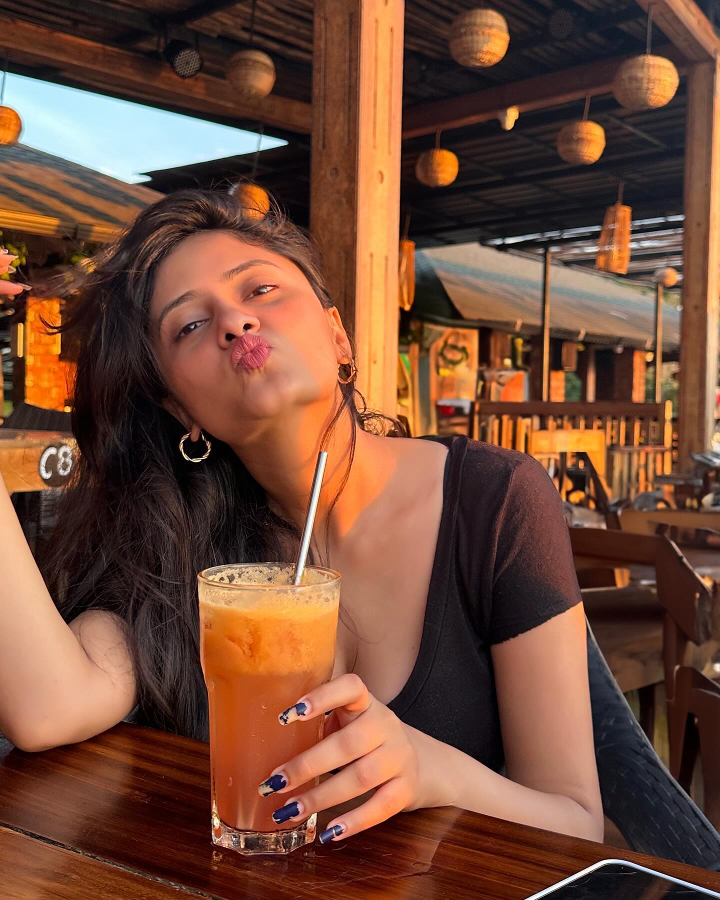 GPd2vv1aoAAM_GJ?format=jpg&name=large