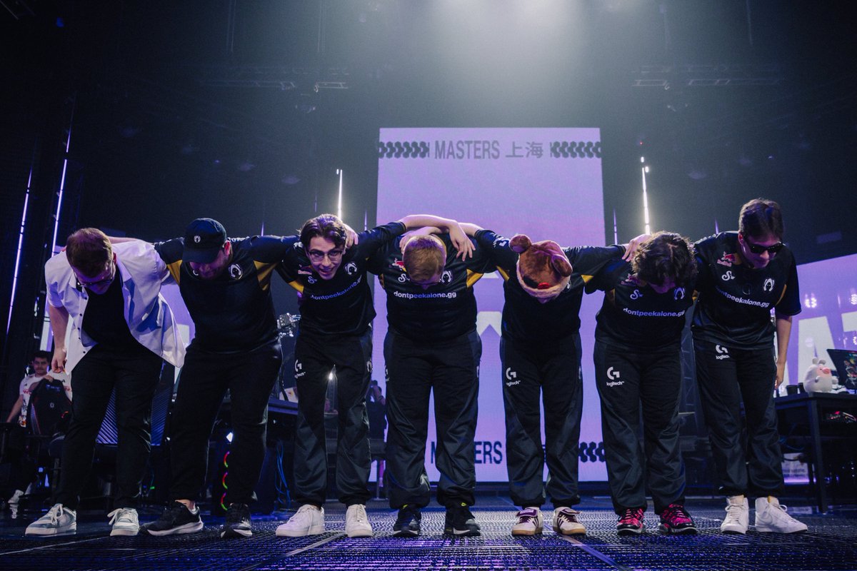 Lembo006's tweet photo. ¡LO HICIERON LOS NIÑOS! Victoria de @TeamHeretics por 2-0 sobre 100T y pasan a Lower Finals de #ValorantMasters

Aseguran mínimo top 3 y eliminan al seed 1 de Américas, pase lo que pase están haciendo historia para el Valorant hispanohablante. ¿Habrá venganza contra G2? 🤔 https://t.co/jy9po5qobu