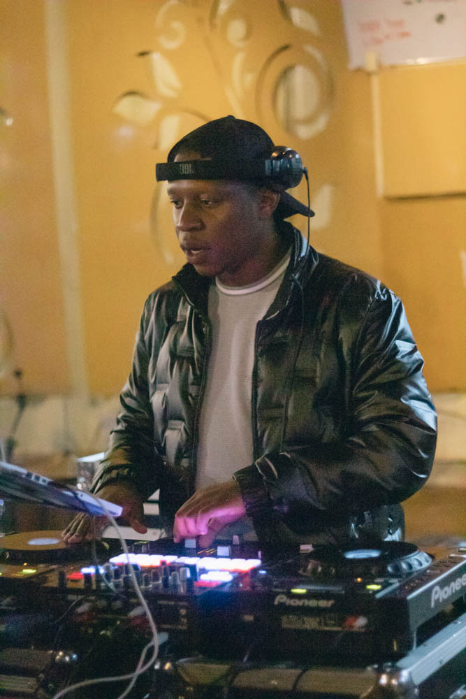 DeejayLizbon's tweet photo. Man on duty πΆ πΏπ₯ #TopClassAllSchoolDj #dj #pioneerdj https://t.co/Br0yMoMi7C