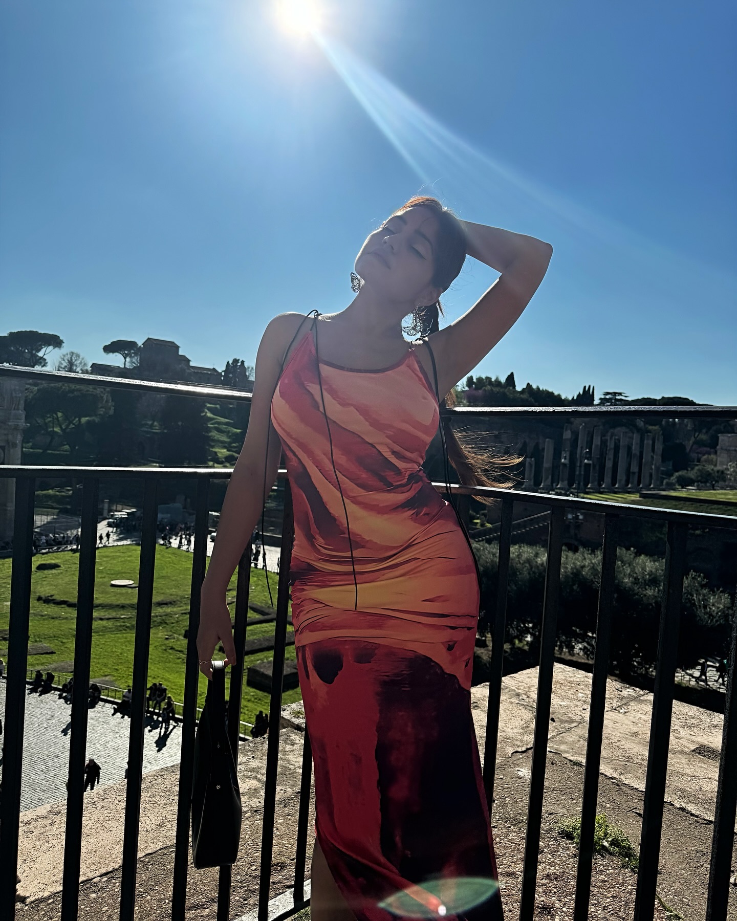 GPd3TDIaIAAypAj?format=jpg&name=large