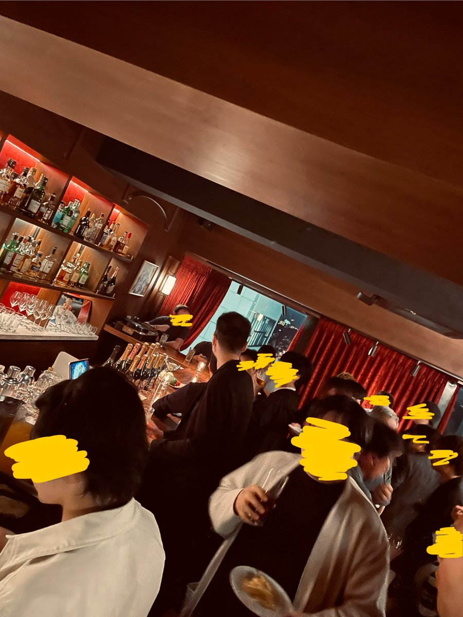 tensho_tw's tweet photo. バイブリーBAR沢山の方々にお越し頂いてます！まだまだやってますので業界の方も一般のアニメファンの方も気軽にお越しください！🍻 https://t.co/KEejcNWXnZ
