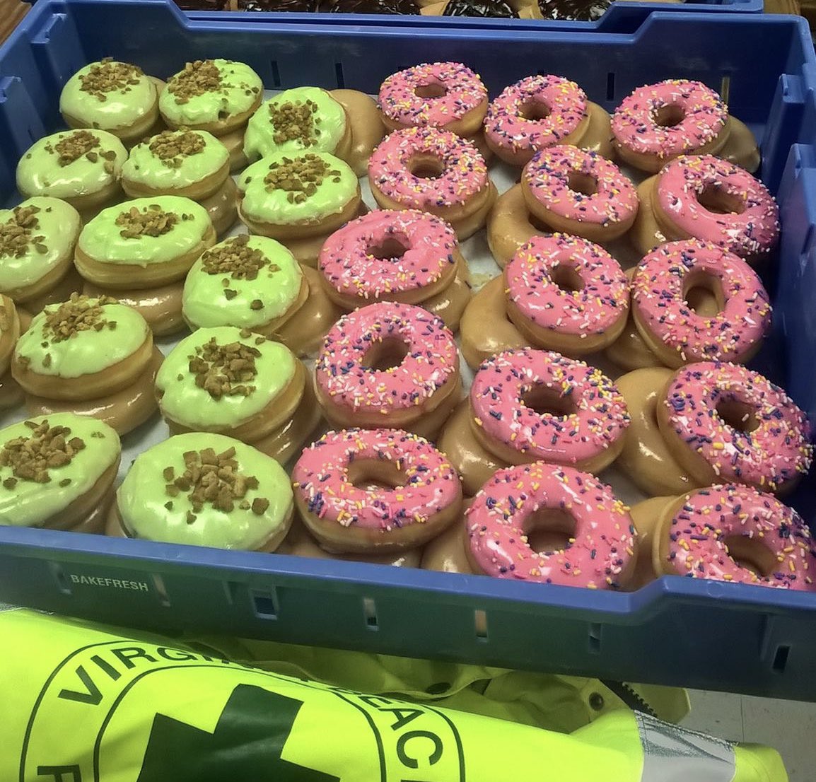 vbvrs's tweet image. What’s the weather forecast for June 7th, #NationalDonutDay?

Warm with a chance of #sprinkles😂🍩

Have a safe #Friday🙌