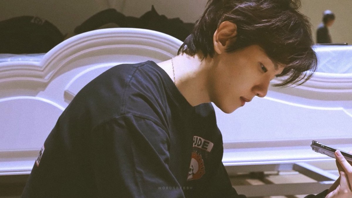 wordsbybbh's tweet photo. baekhyun's lonsdaleite practice behind ♥︎ https://t.co/hicMejmM4T