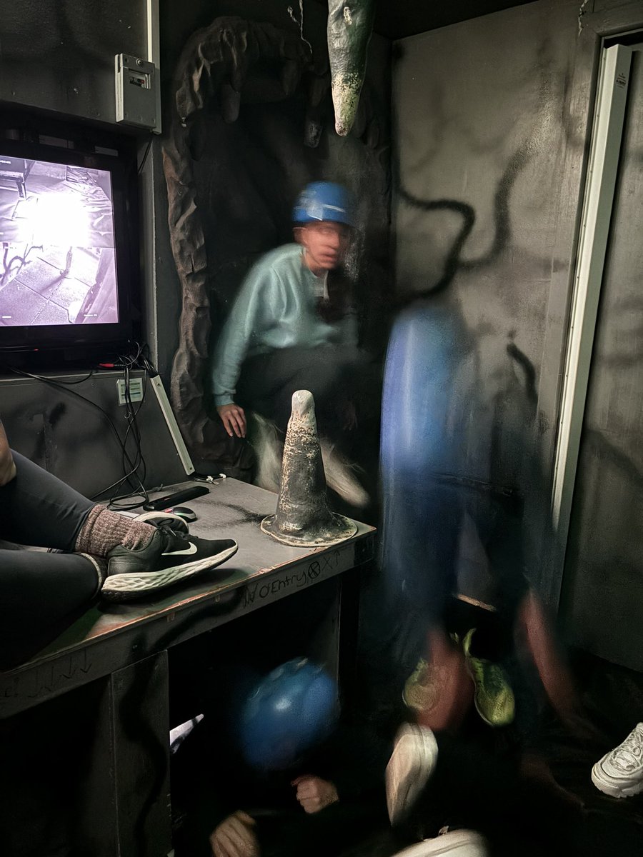 sbps_foxes's tweet photo. Stream team’s final activity of the trip is caving.🤩 https://t.co/YIW8bSEodH
