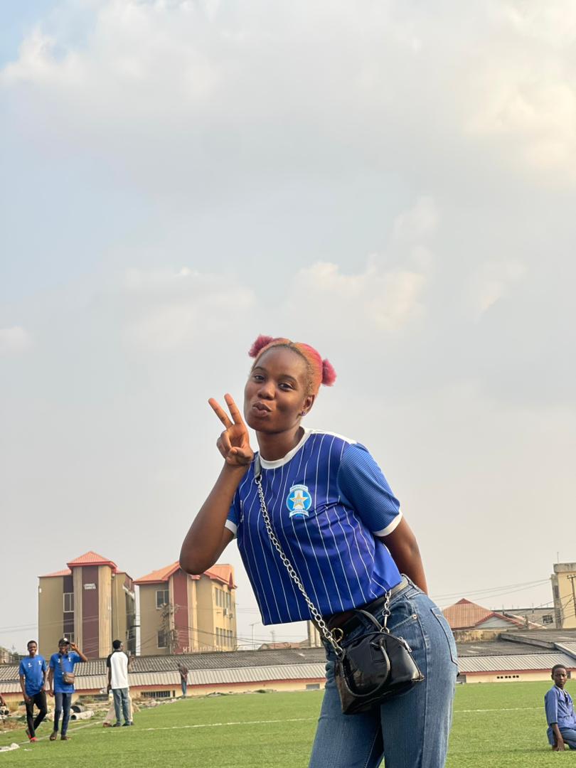 OniDebola's tweet photo. A girl in her favorite place supporting her favorite club in NPFLππ«
Up Shooting
#3SCFirstDaughter https://t.co/OnW2cNHo2G