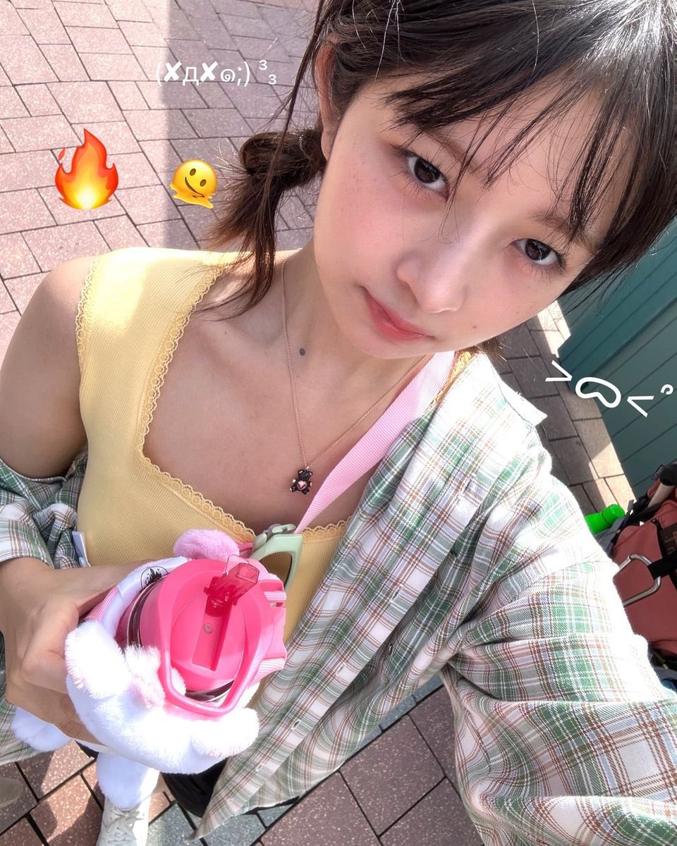 picsnaoirei's tweet photo. rei instagram update 🧸🤍🍡🎀🫧 https://t.co/Awq30C2QvY
