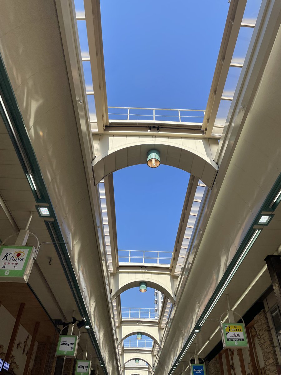 今日は狸小路の屋根が開いてた〜！
初めて見た！！