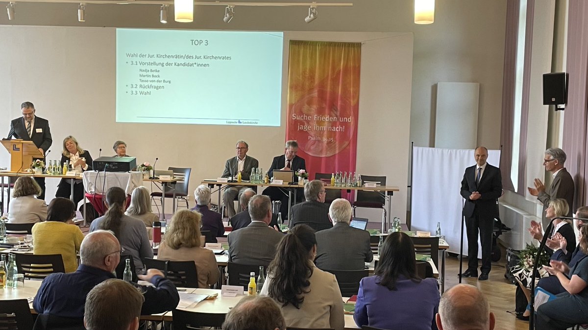 Die Synode der Lippischen Kirche  ⁦<a href="/EvInLippe/">Lippische Landeskirche</a>⁩ wählt westfälischen Landeskirchenrat Martin Bock zum neuen Juristischen Kirchenrat. #epd_dabei