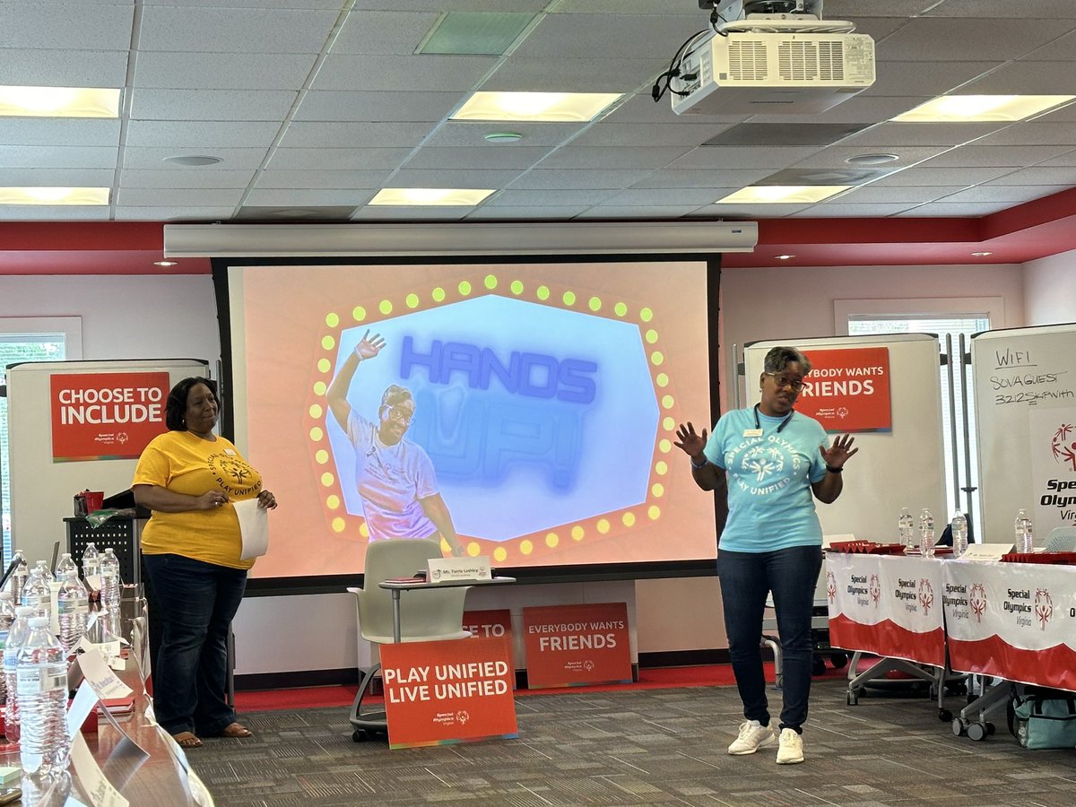Learnlovelead_'s tweet photo. Loved learning about what it takes to be a Unified Champion School 🏫 looking forward to planning inclusive opportunities for our partners and athletes! 🏀🎳🏓 https://t.co/GtSRBkpKCZ