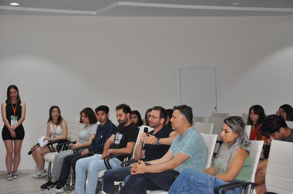 Evreko_'s tweet photo. Seminerimizi sunumlar sonunda ekledikleri yorumlarla bir bilim şölenine çeviren sevgili hocalarımıza, heyecan verici sunumları için bölümümüz yüksek lisans öğrencilerine ve bu şenlikte yer alan değerli tüm katılımcılarımıza çok teşekkür ederiz! Her zaman daha ileriye, bilimle. 🧬 https://t.co/5oZ5fd9Efl