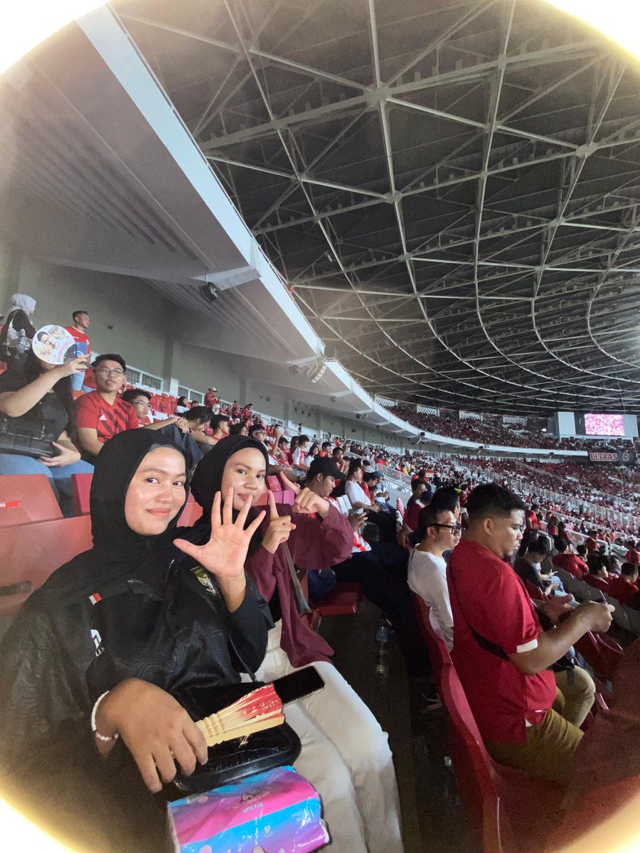cruflyys's tweet photo. #TimNasDay https://t.co/QZxmS45IbQ