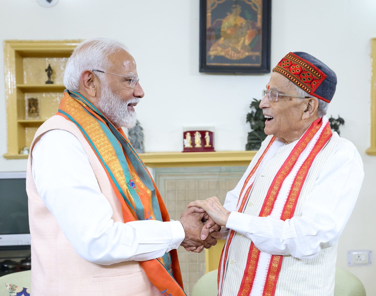 narendramodi's tweet image. Called on Dr. Murli Manohar Joshi Ji. I have learnt so much from him when I was working in the Party organisation. He is greatly respected across India for his wisdom and knowledge.