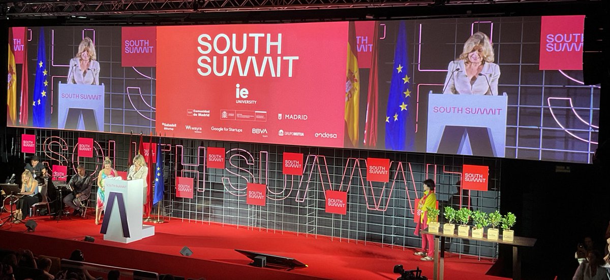 south_summit's tweet image. Engracia Hidalgo (@engra9) is also here celebrating the closing of #SouthSummit2024 

📍Arena Stage

#HumanByDesign