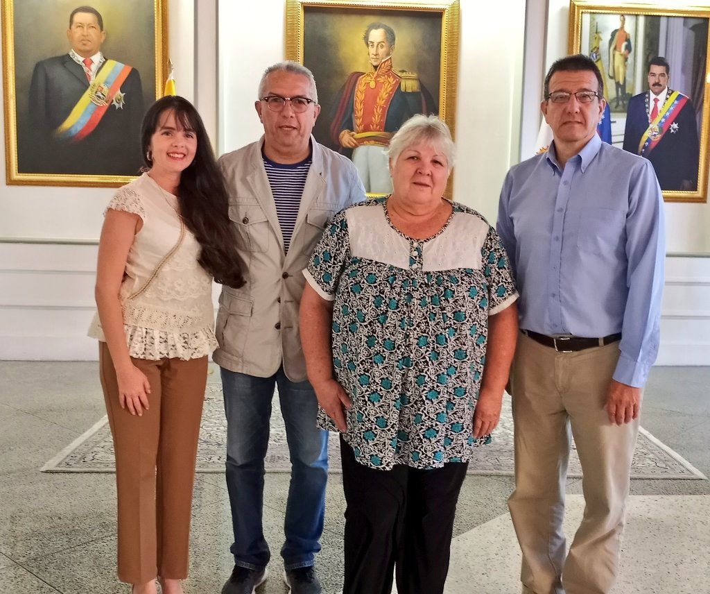 FidelidadACuba's tweet photo. #VamosPaLanteVenezuela Hemos recibido la grata visita de la Dra. Aleida Guevara March, hija del Legendario Comandante Ernesto Che Guevara, quien intercambiará con diversas organizaciones sociales y políticas sobre la vigencia del pensamiento del Guerrilero Heroico. @embacubaven https://t.co/jBfMHoFd7H