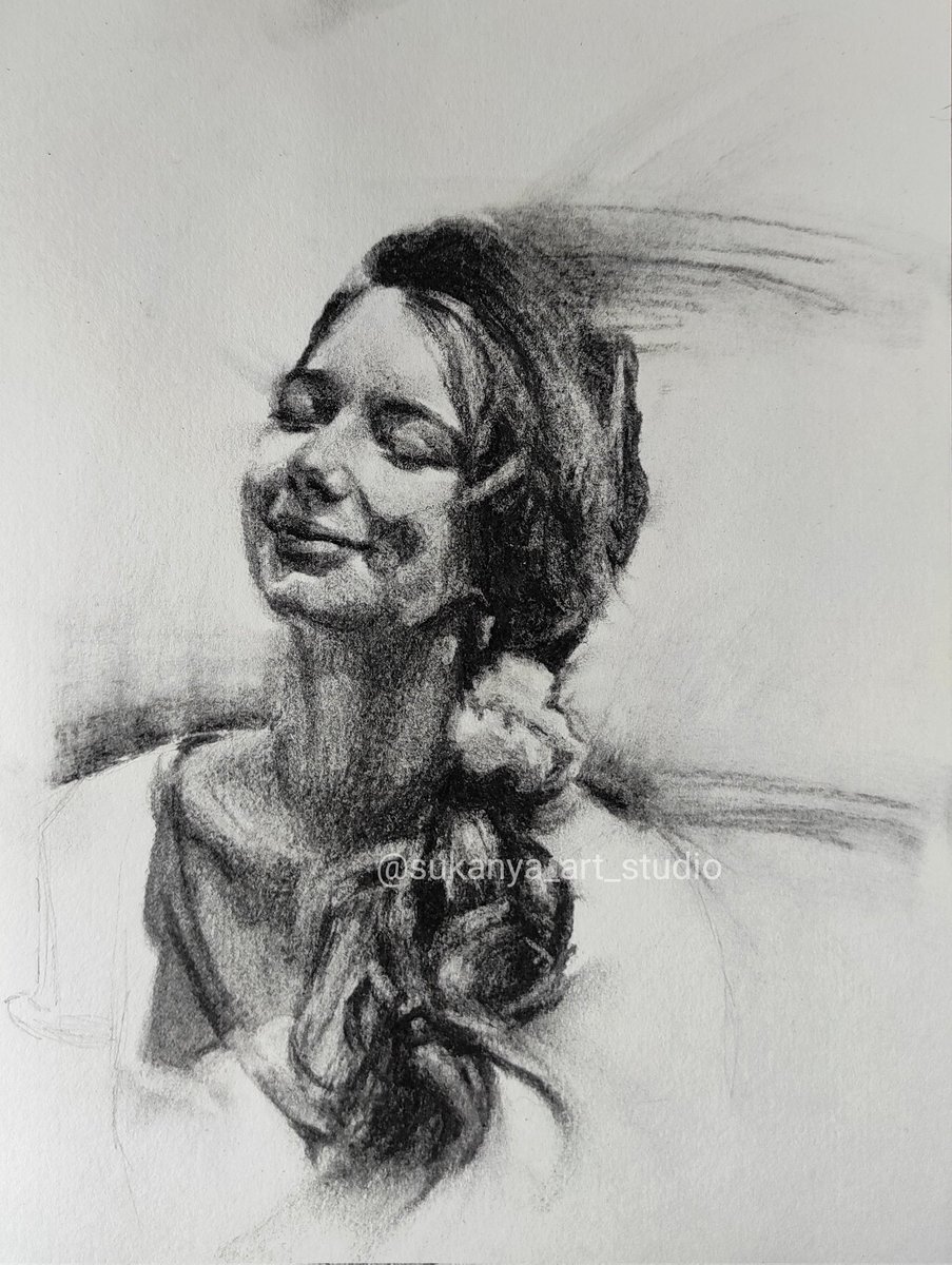 Pombula_arts's tweet photo. Closed eyes, Open Heart
Willow charcoal portrait 

#art #portrait https://t.co/emqsJ4KYdk