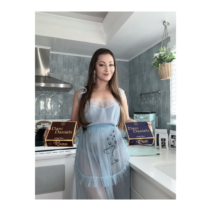 My energy bars are just what you need to get through the day! Try them at https://t.co/nmfax5uCDp ✨🤌🏼🤍