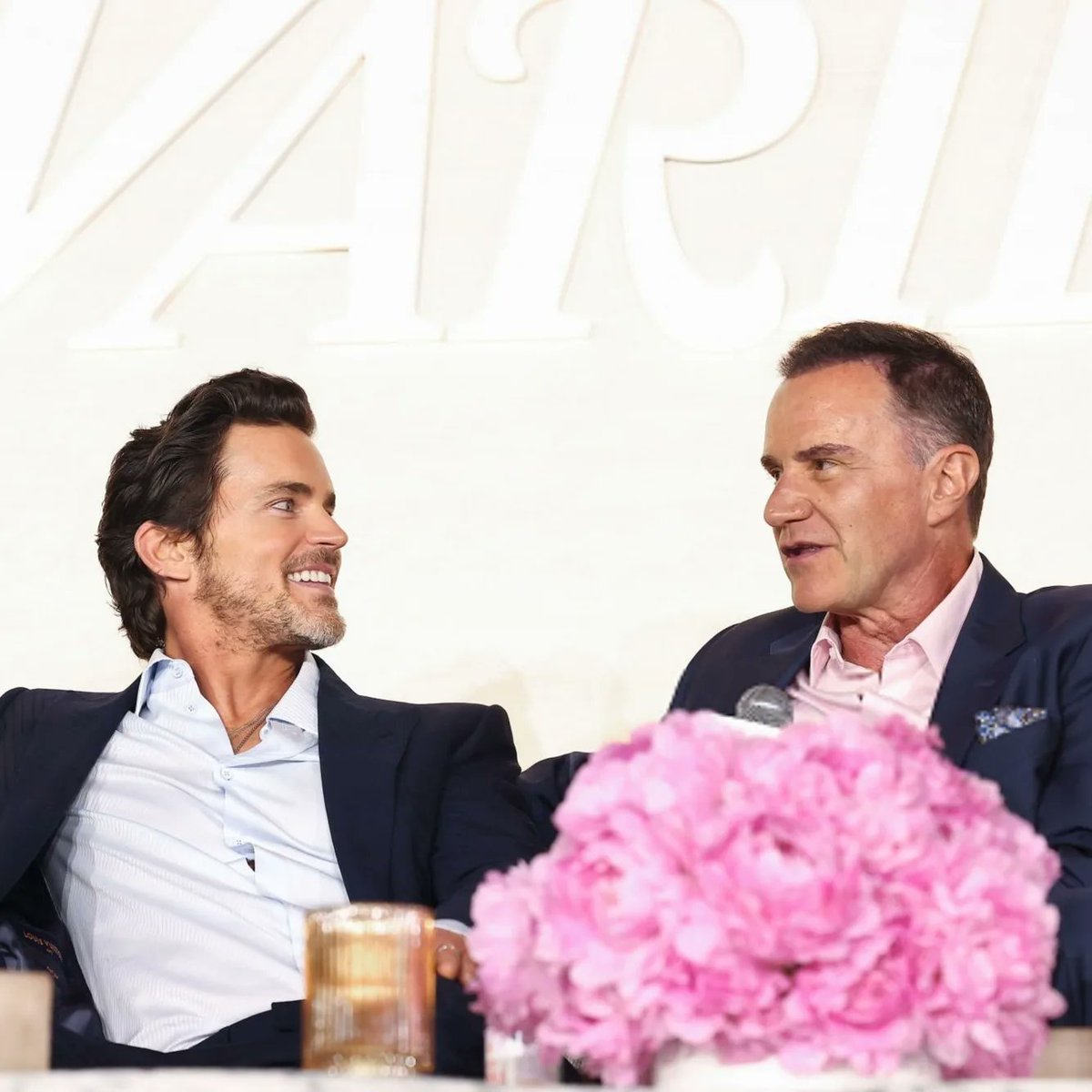 WCClosureTV's tweet photo. The chemistry between these wonderful people is definitely still there! We can't wait to see what you come up with - just hoping that it'll be available worldwide 😁 @MattBomer @TimDeKay @TiffaniThiessen @jeffeastin #WhiteCollar #CollarsUnited https://t.co/1lbmMgCU4m