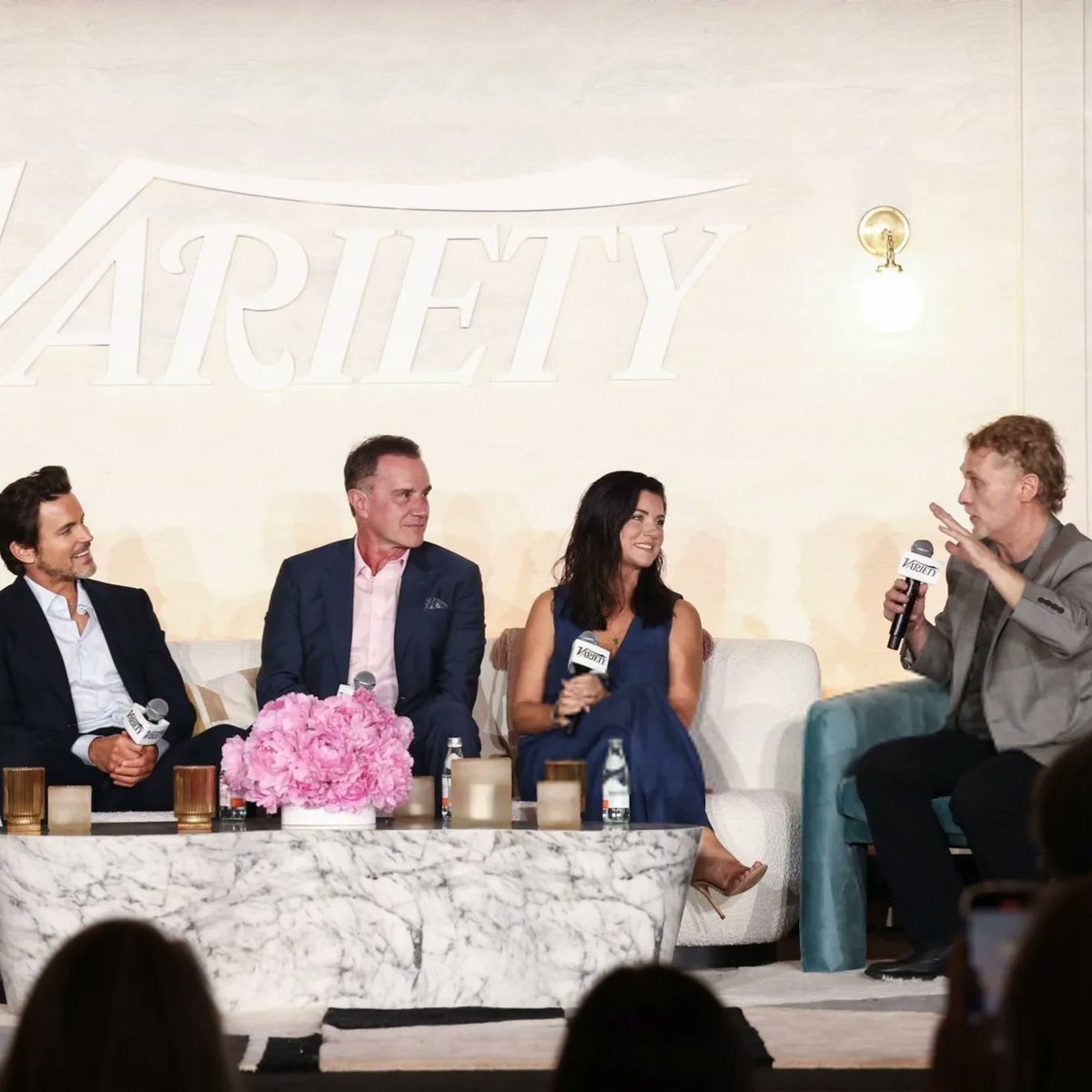 WCClosureTV's tweet photo. The chemistry between these wonderful people is definitely still there! We can't wait to see what you come up with - just hoping that it'll be available worldwide 😁 @MattBomer @TimDeKay @TiffaniThiessen @jeffeastin #WhiteCollar #CollarsUnited https://t.co/1lbmMgCU4m
