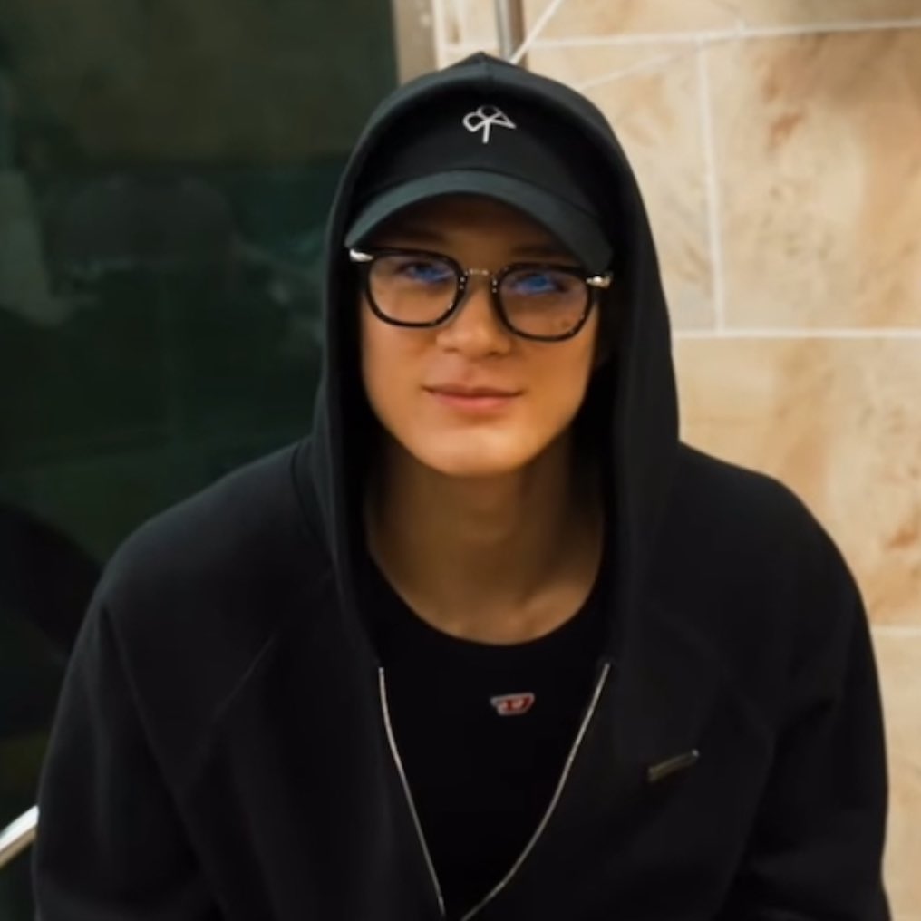 제노의 샤워기 tweet media