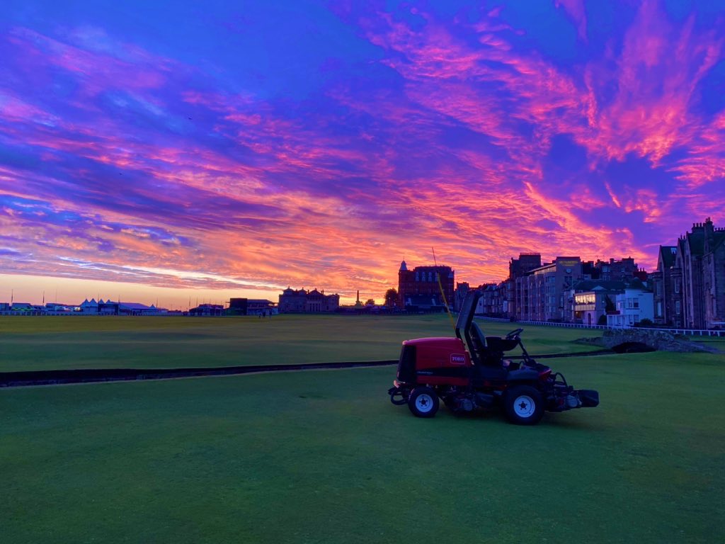 rae_stinker82's tweet photo. @Idris_Evans Got to work there last October for the Dunhill, mowing 1/18 fways was quite surreal 👌🏻👌🏻 https://t.co/4J5wtb8ysZ