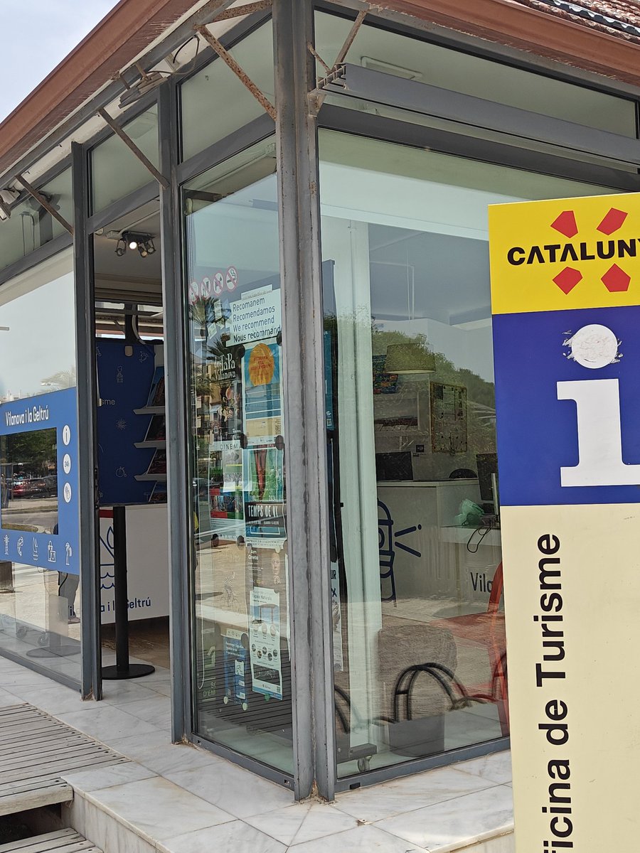 VilanovaTurisme's tweet image. Si aquest cap de setmana veniu a #VilanovaTurisme, passeu per la nostra oficina ℹ️ de Ribes Roges i us informarem de la fira🍷 #Tempsdevi, del handbol platja🤾 #Arena1000 i de totes les activitats que podeu trobar a #Vng.
Us hi esperem‼️

#Visitvilanova  #Bcnmoltmes