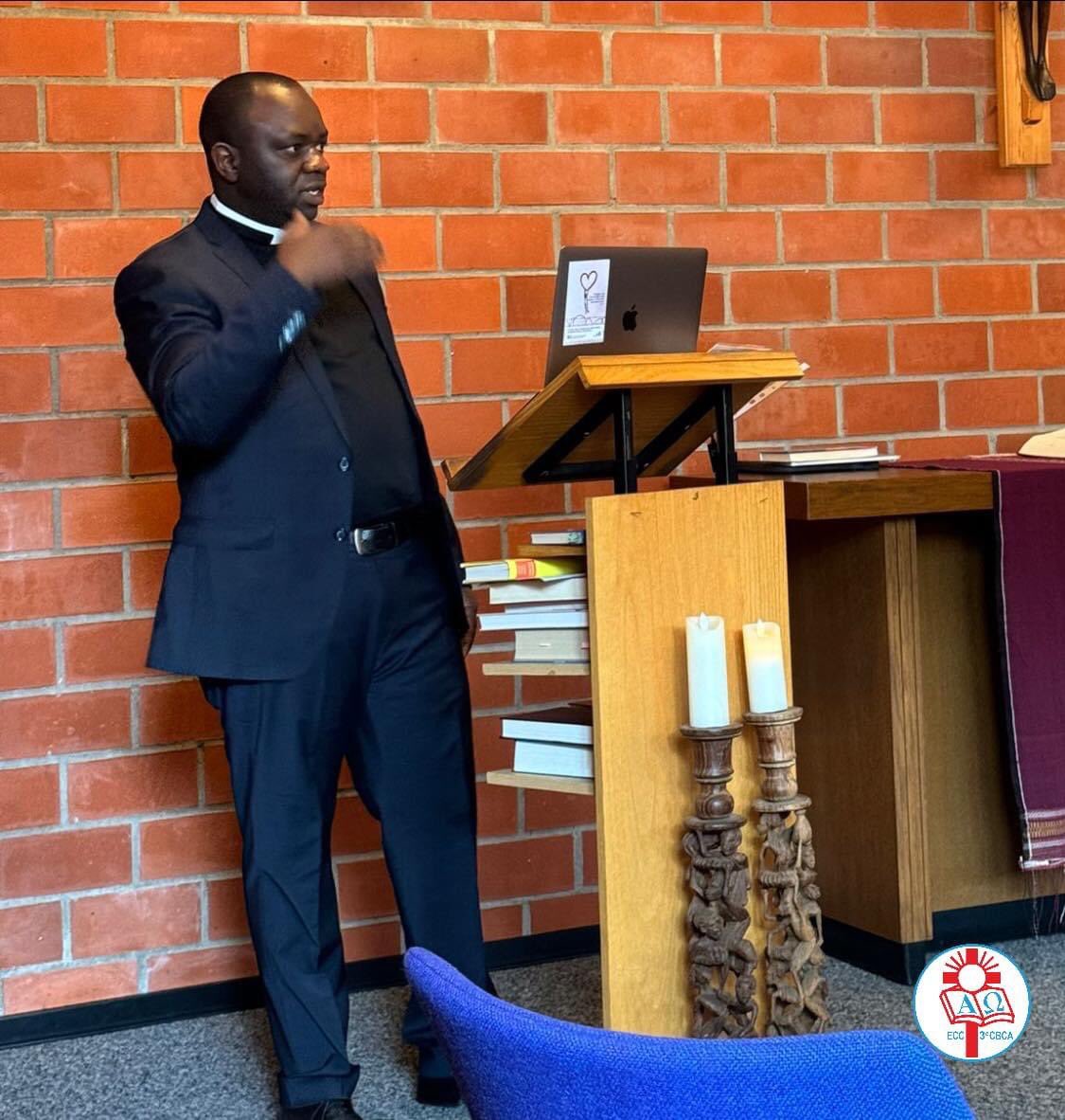 CbcaKanisa's tweet photo. Allemagne: Dans une émission radiophonique le Révérend Dr Jonathan Kavusa Kivatsi parle de la situation in sécuritaire complexe de l'Est de la RDC avec des partenaires allemands.

@vemission @BROT_furdiewelt @giz_gmbh @Presidence_RDC @GouvNordKivu 

https://t.co/Tq4mpdoBXf https://t.co/w4ZSJstns9