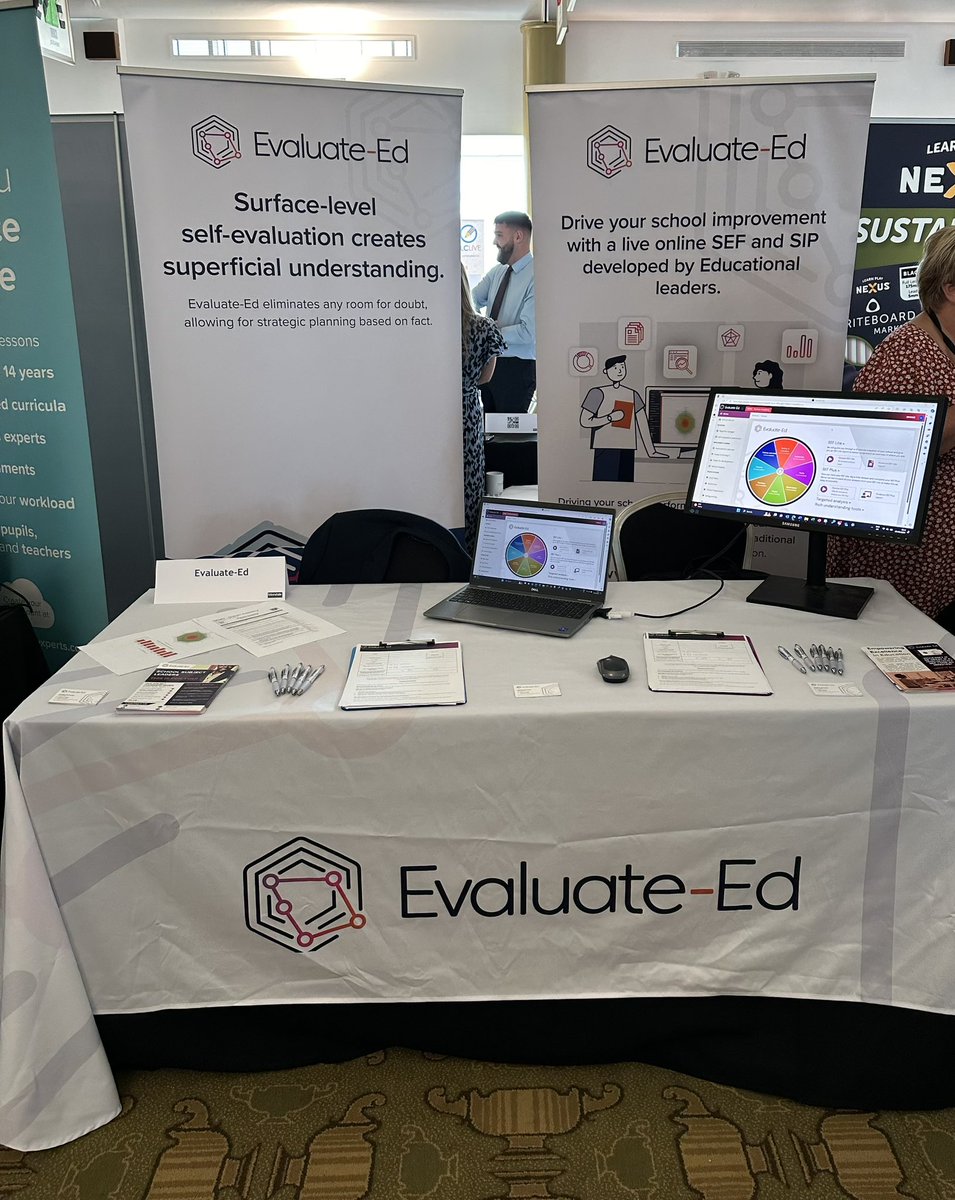 JamesOutram1's tweet photo. It’s a tight squeeze at Gloucestershire Primary Heads Conference today! @EdEvaluate https://t.co/VBJ3SZcFQ9