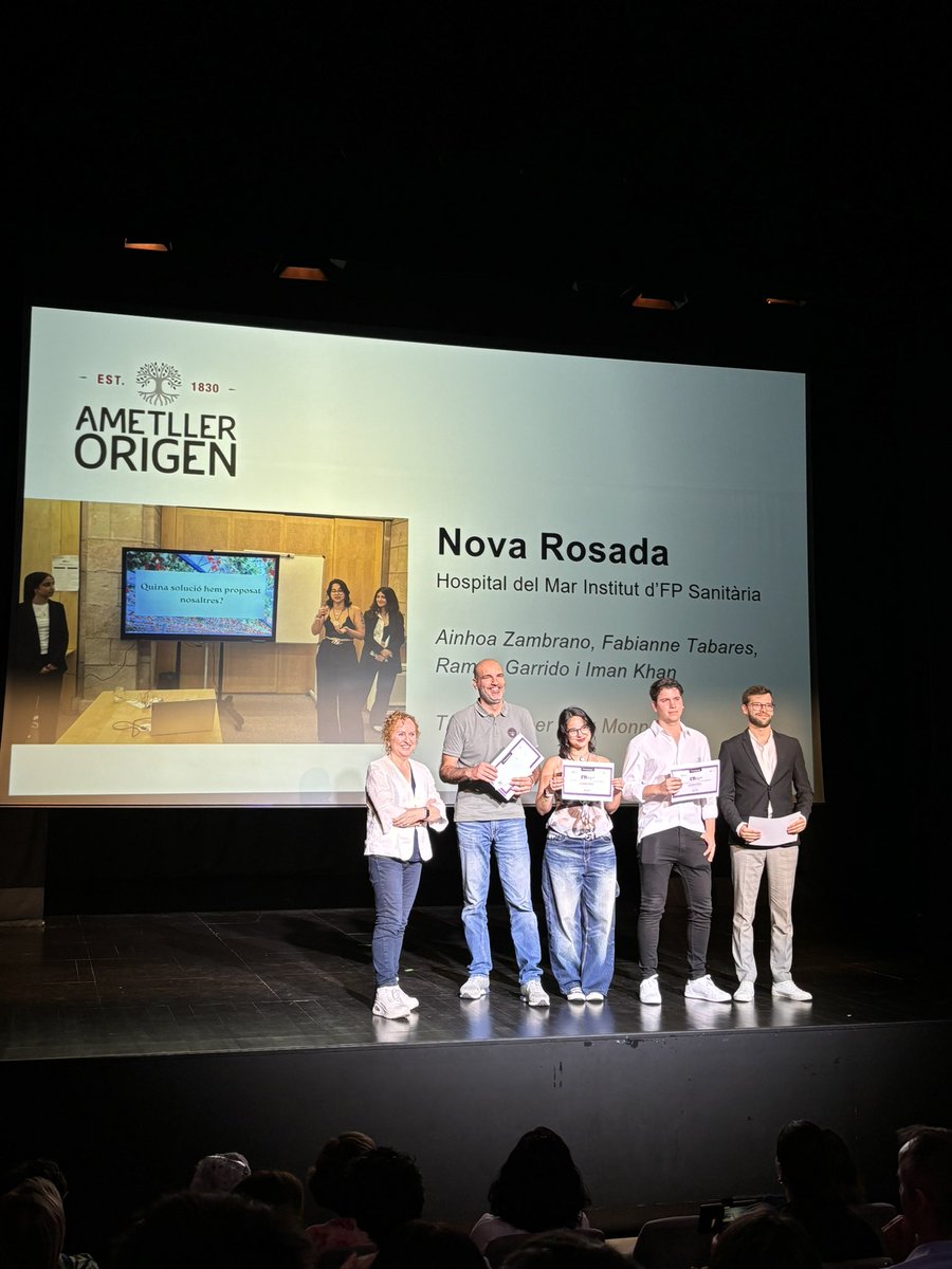 marials1981's tweet photo. Un resum en imatges de l’alumnat de l’@InsBonanova a la final del #metropolisfplab on tres equips de l’Institut hi van arribar i dos d’ells en van resultar premiats. Gràcies @fundaciobcnfp per la organització. La il·lusió de l’alumnat d’arribar fins aquí és un regal. https://t.co/DXAFzF46pp