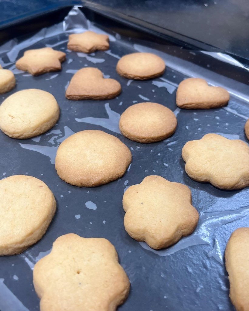 YoutuberIMugesh's tweet photo. ✅Doaja Home Baking 💥#homebaking #bak #paramakudi #muthukulathur #mugesh #ragavi #doaja #baking https://t.co/dYf3zDPqYS