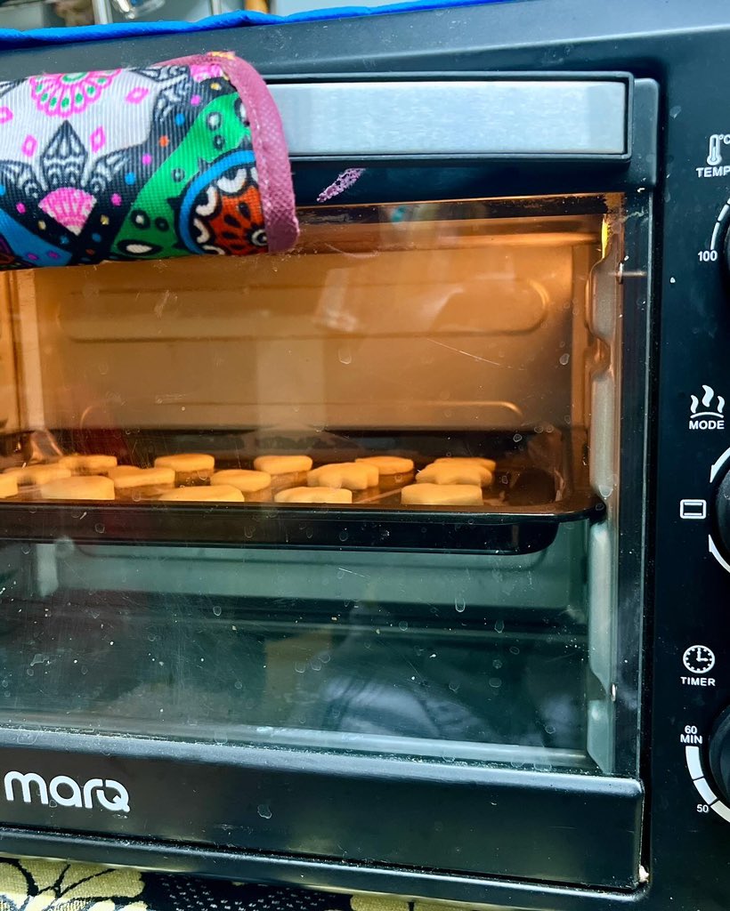 YoutuberIMugesh's tweet photo. ✅Doaja Home Baking 💥#homebaking #bak #paramakudi #muthukulathur #mugesh #ragavi #doaja #baking https://t.co/dYf3zDPqYS