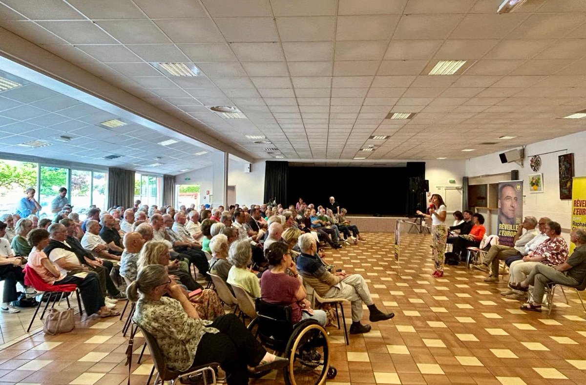 CaroleDelga's tweet photo. À #Foix, en #Ariège, jusqu’au bout de cette belle campagne : de l’enthousiasme, de la détermination à voter @rglucks1 le #9juin !

Un grand merci à tous les militants qui ont tracté, collé et convaincu pour #RéveillerlEurope 🇪🇺

On continue jusqu’à ce soir ! 💪🏻 https://t.co/KuA0kWirmo