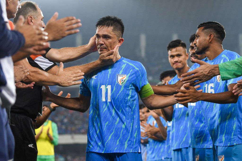 आपने हमारा झंडा बहुत ऊंचा लहराया, <a href="/chetrisunil11/">Sunil Chhetri</a> bhai. 🇮🇳

Congratulations on an amazing international career! 👏
