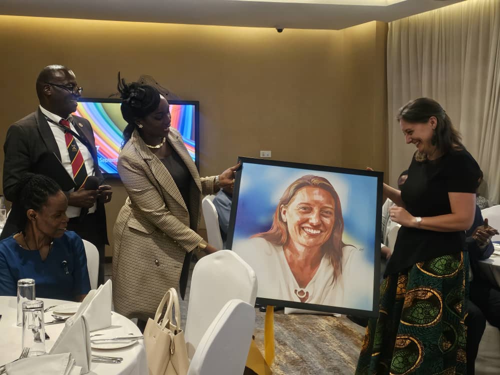 IDIMakerere's tweet photo. Our GHS team joined @MinofHealthUG and partners to joyfully celebrate and bid farewell to Dr. Amy Boore, the @CDCgov Uganda, DGHP Program Director. The lasting impact and capacity she has built in our GHS program has set a new historical benchmark. https://t.co/HZfSly242u