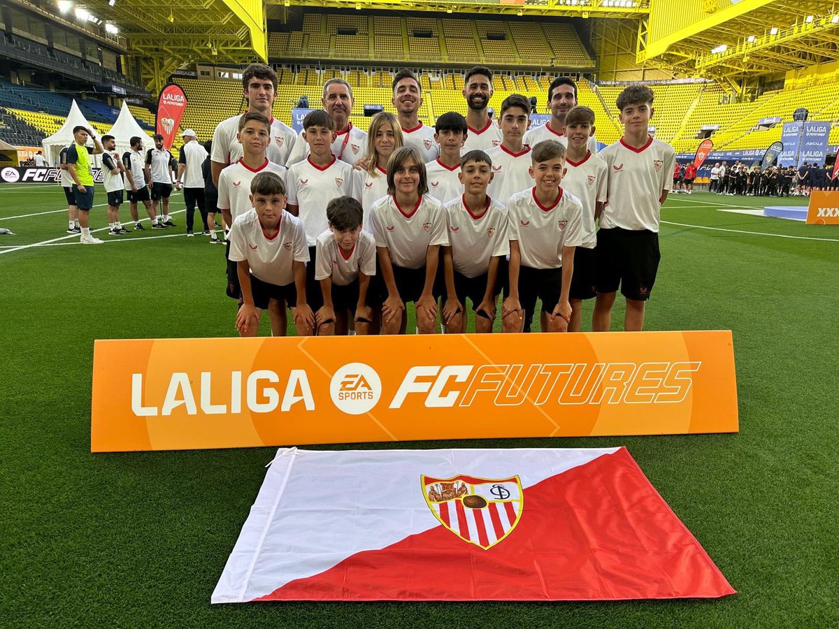 14eduSanina's tweet photo. ⌛️ En apenas media hora comienza #LaLigaFCFutures.
🔴 El #SevillaFCAlevA está encuadrado en el Grupo D junto a Atleti, Girona, Osasuna y Granada.
🟢 El #RBBalevinA, por su parte, está en el Grupo C con Barça, Getafe, Las Palmas y Almería.
📺 Se puede ver en @Gol y @LaLigaTV. https://t.co/5uS6Kz5k1U