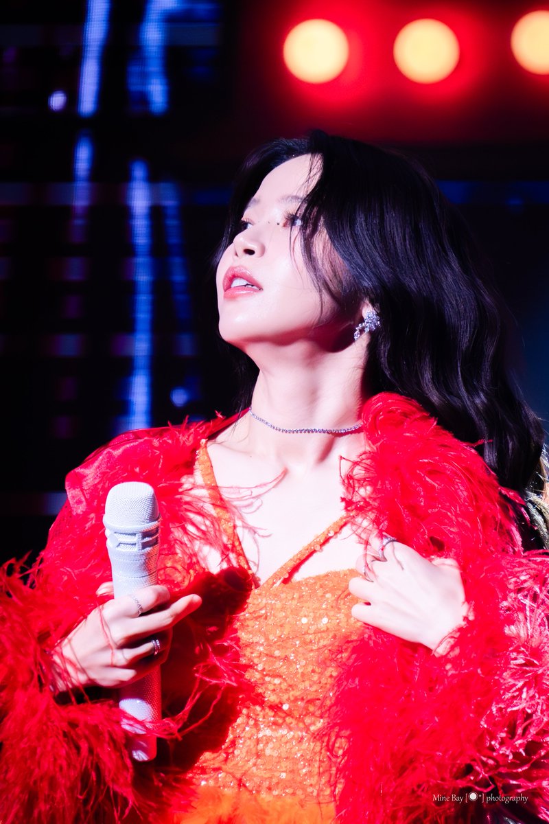 Mine_bay99's tweet photo. 240602 Solar 2nd CONCERT ［COLOURS］- Seoul

#MAMAMOO #Solar #마마무 #솔라 https://t.co/qLvX40yqQk