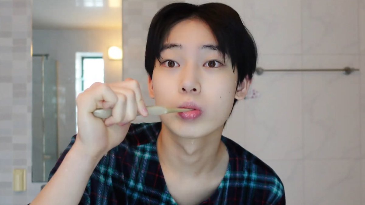 kmelpis's tweet photo. just sunoo and his pretty bare face https://t.co/ZK9Pvh3Gs3