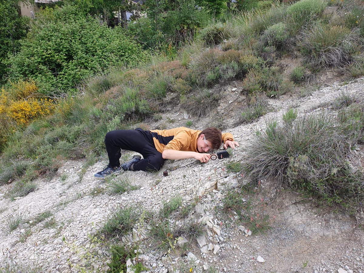 TUD_AppliedGeo's tweet photo. #FieldworkFriday and our BSc students keep working hard analysing different #outcrops in the Vesc area (France). Let's see them in action !
#Fieldwork can be uncomfortable but it also brings you to the most scenic locations ever.
We hope our BSc students are enjoying it 🎑⛰️🏞️ https://t.co/ltA6WL6CYG
