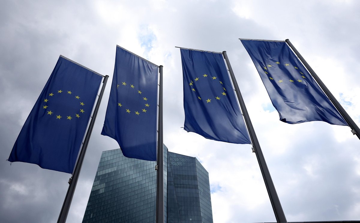 Nel segno dell'Europa: lunedì 10 giugno speciale Tutta la Città ne parla e Radio3Mondo, in onda dalle 10 alle 11.30. Con <a href="/PietroDelSolda/">Pietro Del Soldà</a> e <a href="/luigispinola/">Luigi Spinola</a> e, tra gli ospiti: <a href="/MarinaLalovic/">Marina Lalovic</a> <a href="/LorenzoBerardi/">Lorenzo Berardi</a> <a href="/AgneseFrancesch/">Agnese Franceschini</a> <a href="/CentroStudiUE/">FabioMasini</a> <a href="/NicolePirozzi/">Nicoletta Pirozzi 🇮🇹🇪🇺🇺🇦</a> 
Su <a href="/Radio3tweet/">Rai Radio3</a> <a href="/raiplaysound/">RaiPlay Sound</a>