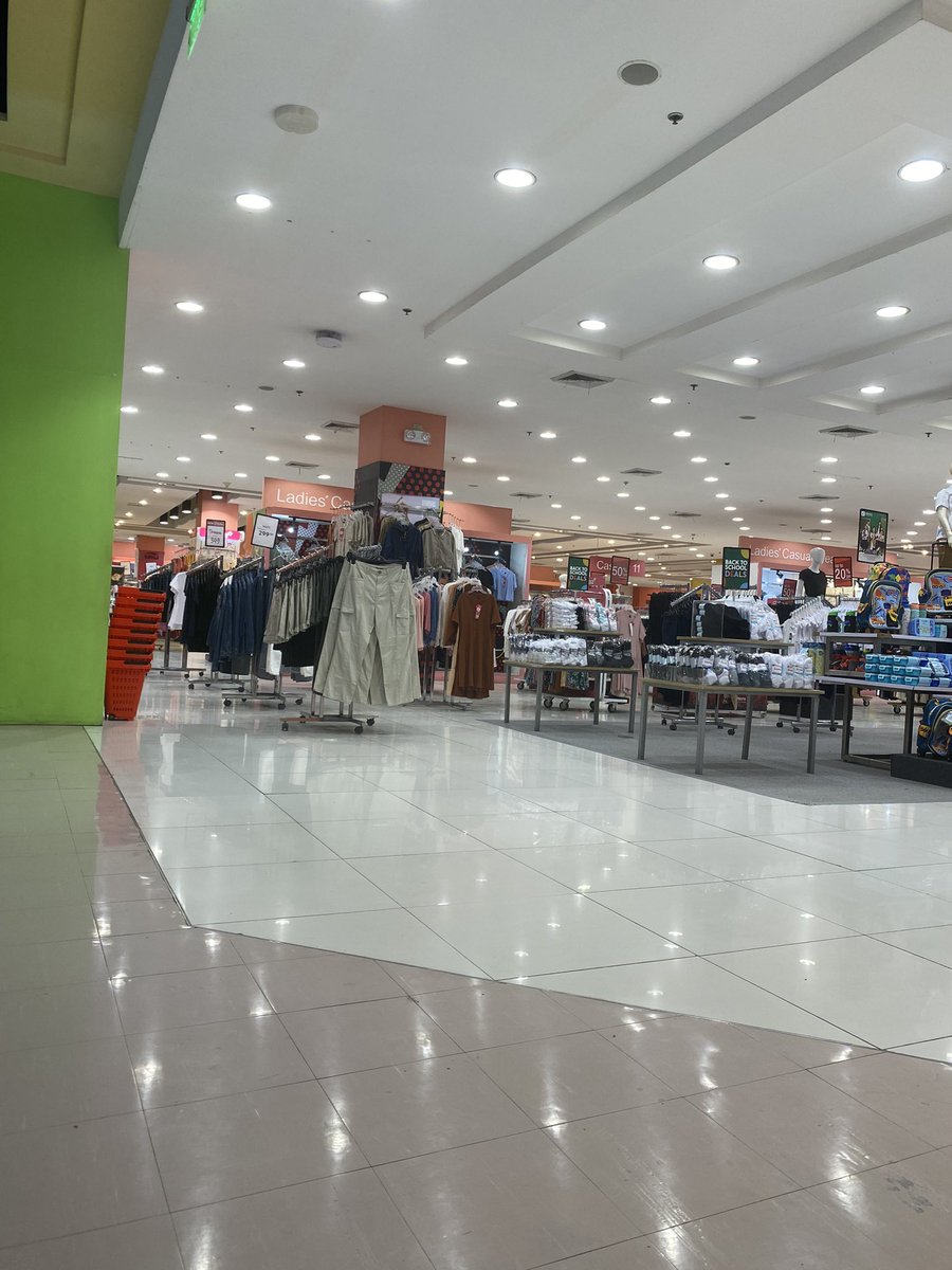 Sirbogyy's tweet photo. Robinsons Cabanatuan
Who’s here?
#altercabanatuan https://t.co/RKBuSP84A8