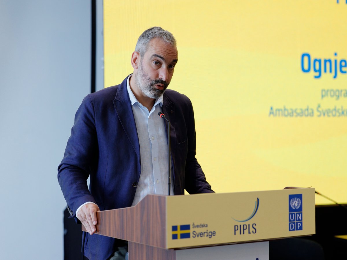 SwedenBiH's tweet photo. Local government representatives greatly contributed to a discussion on ensuring more efficient use of public resources as part of the Project for Improving Performance of Local Services #PIPLS in 🇧🇦, mainly financed by Sweden and implemented partners @UNDPBiH. https://t.co/caWNqG6Tsv